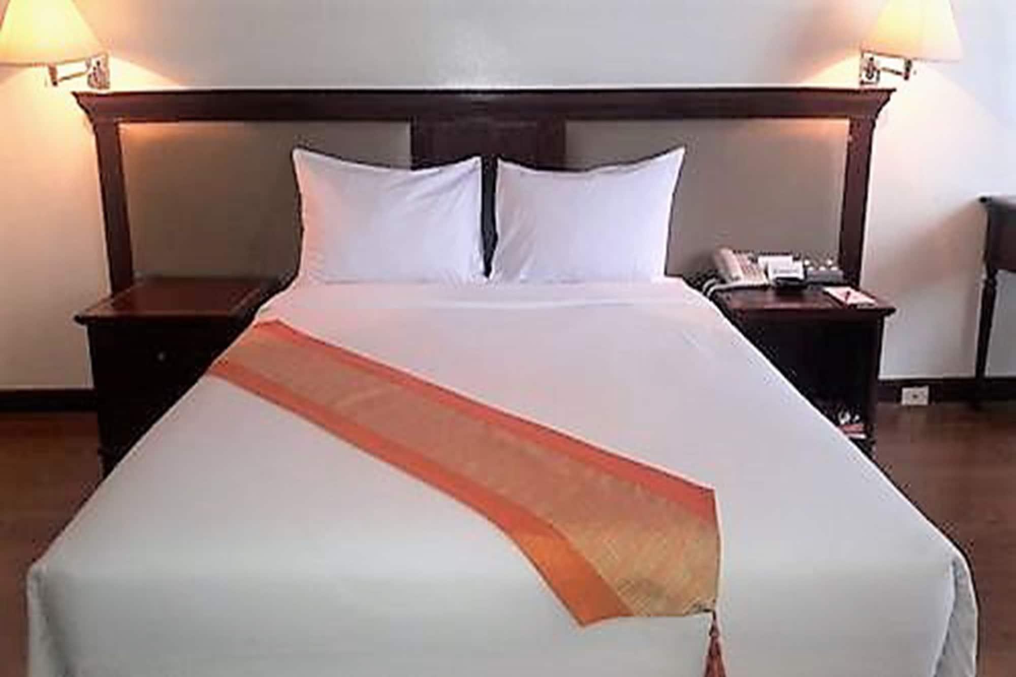 Tai Pan Hotel - Sha Plus Certified Bangkok Luaran gambar