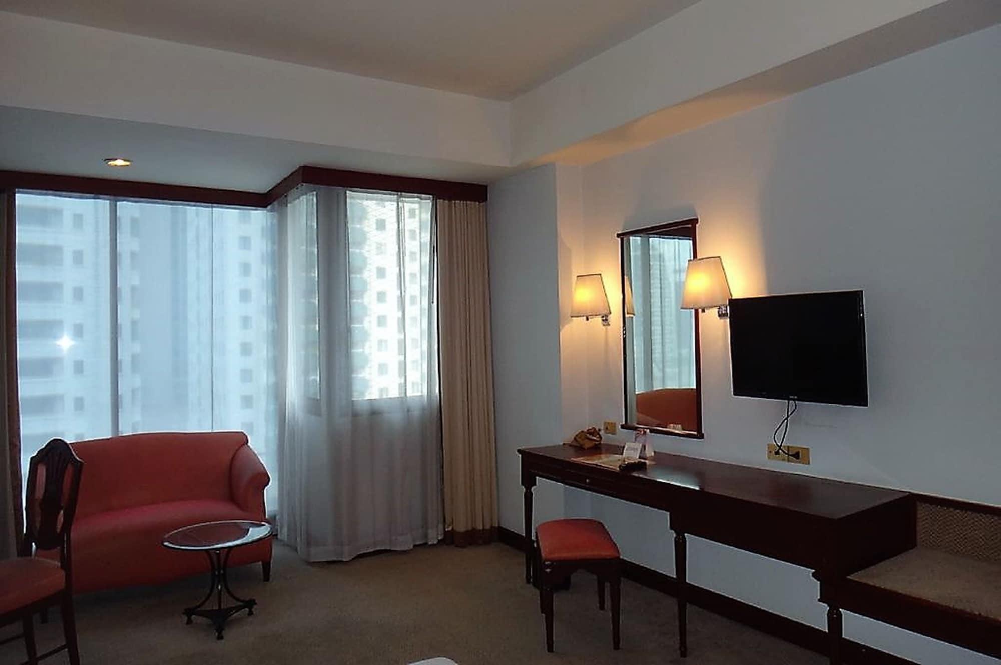 Tai Pan Hotel - Sha Plus Certified Bangkok Luaran gambar