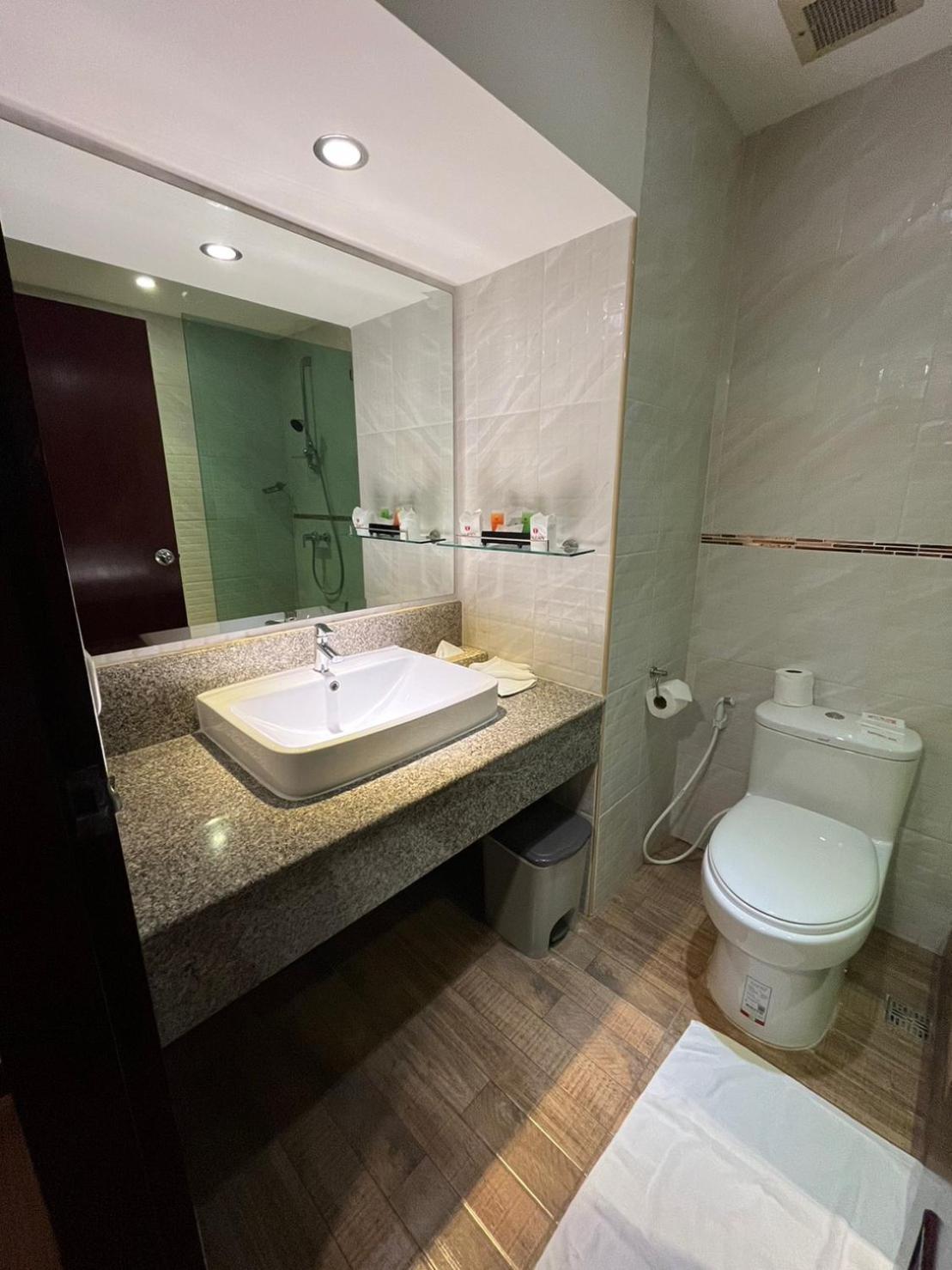 Tai Pan Hotel - Sha Plus Certified Bangkok Luaran gambar