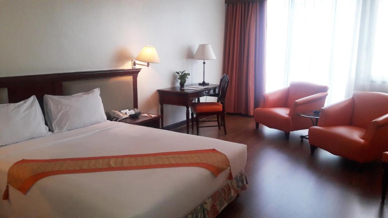 Tai Pan Hotel - Sha Plus Certified Bangkok Luaran gambar