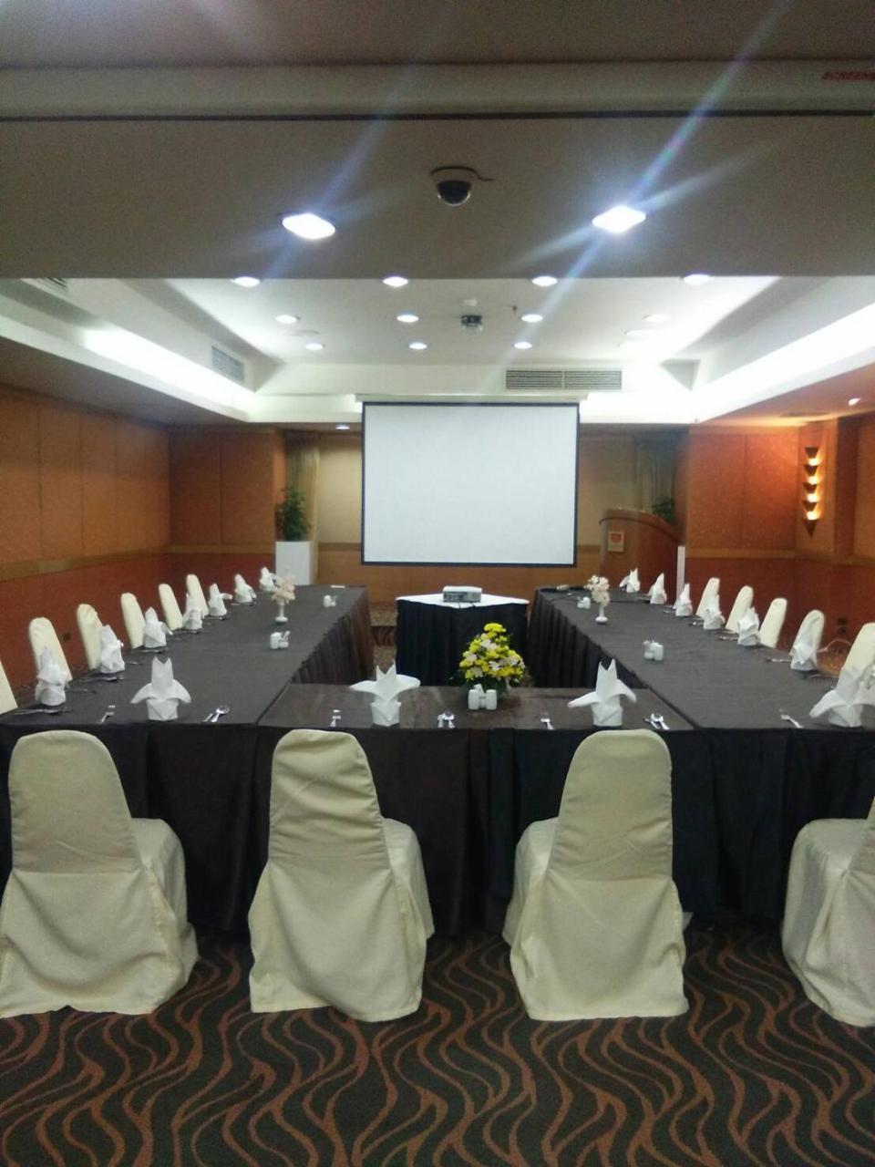 Tai Pan Hotel - Sha Plus Certified Bangkok Luaran gambar