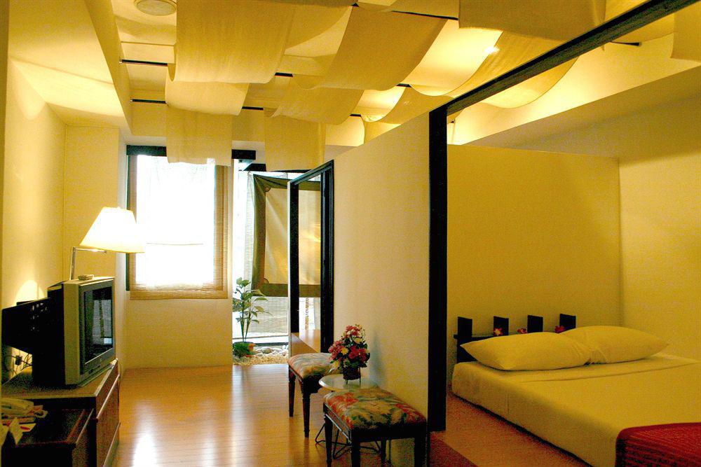 Tai Pan Hotel - Sha Plus Certified Bangkok Luaran gambar